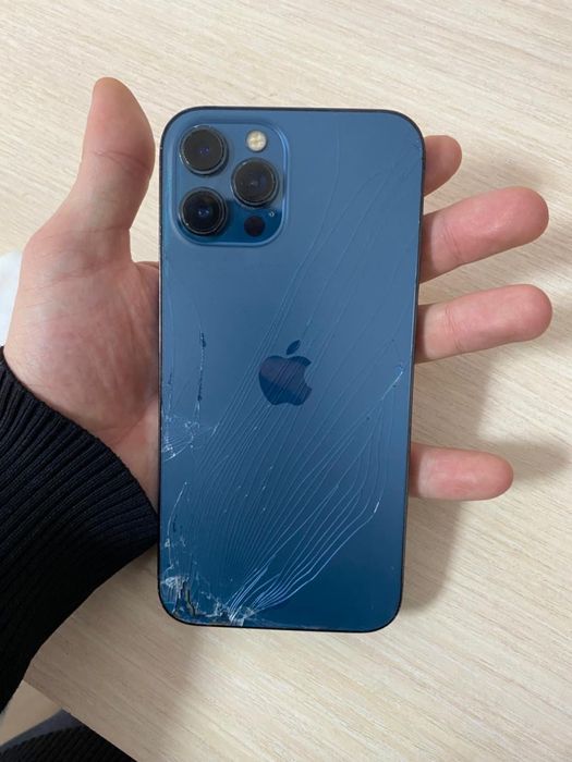 Продам Айфон 12 про макс