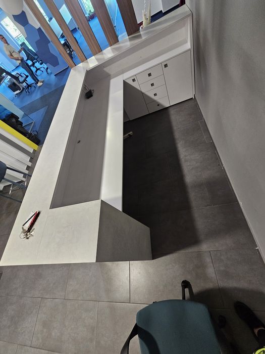 De vânzare – Recepție modernă + candelabre design premium

Perfectă p