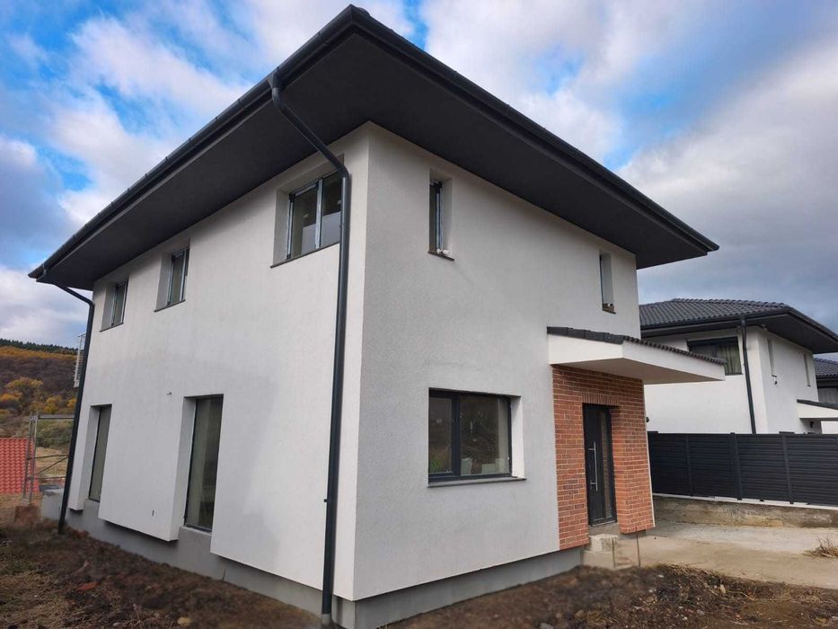 Casă individuală finisata 193mp, teren 583mp, garaj-BLACK FRIDAY