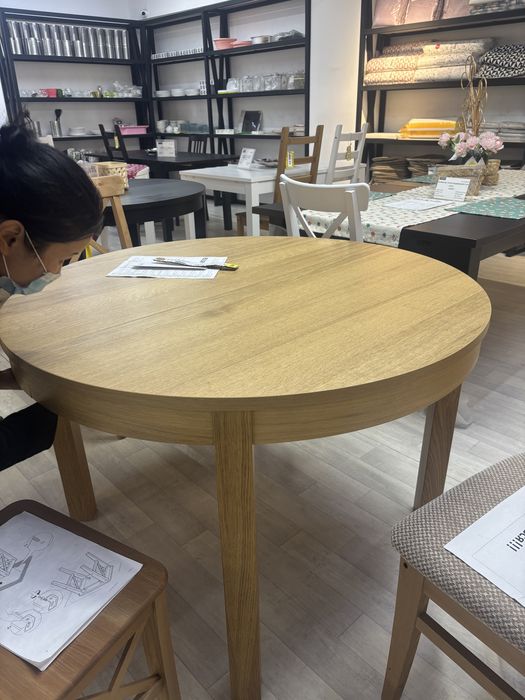 Стол Икея круглый ,раздвижной ( Бьюрста)