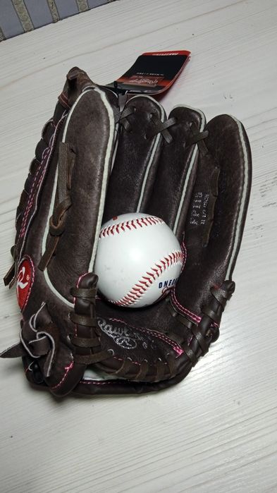 Перчатка для бейсбола