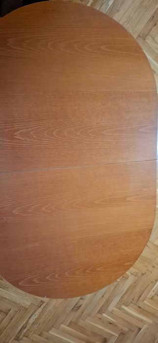 Разтегателна трапезна маса