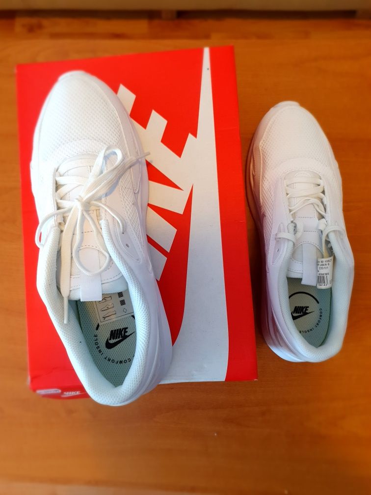 White Nike Air max. Size 45