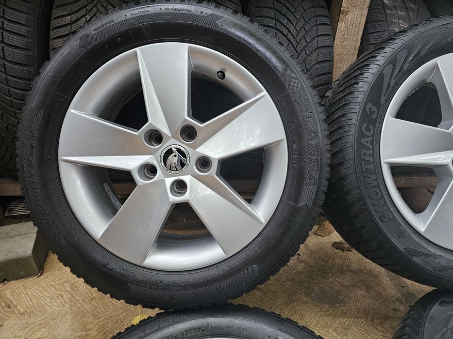 Jante aliaj 16" Skoda Octavia 2/3/4-cu anvelope iarna M+S 205/55/16