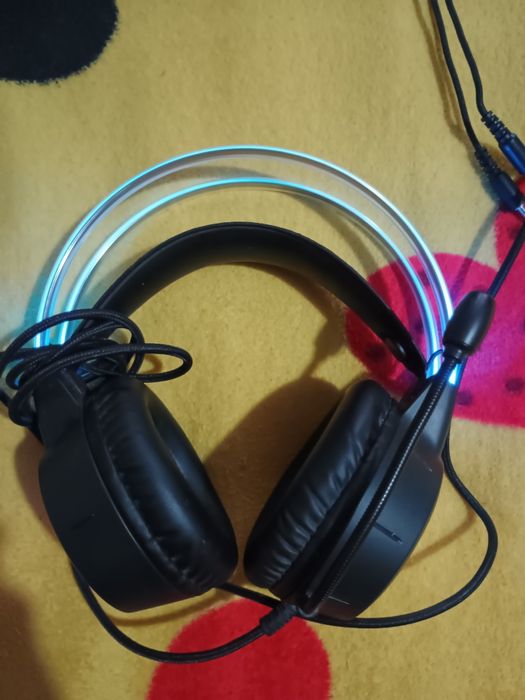 Căști gaming rgb