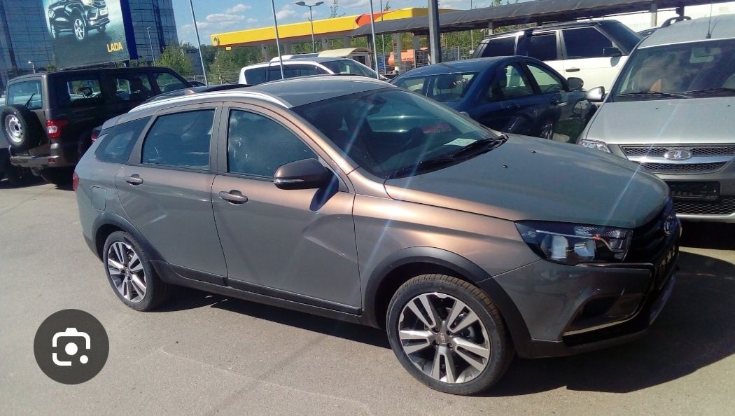 Продам переднюю правую дверь lada vesta sw cross