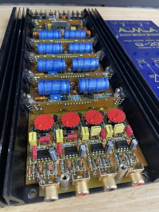 AMA Audio mobile acoustic Q200 amplificator auto 2 sau 4 canale