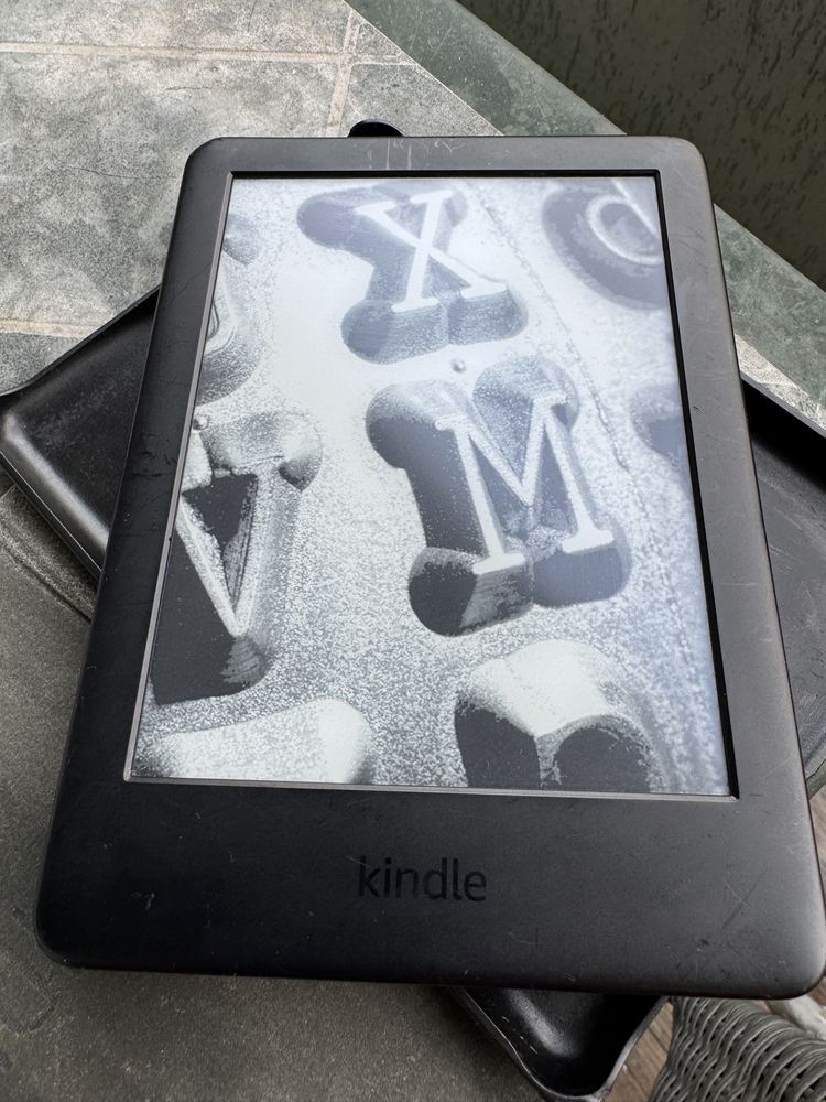 Продавам Amazon Kindle Touch 2019 J9G29R 6 Inch