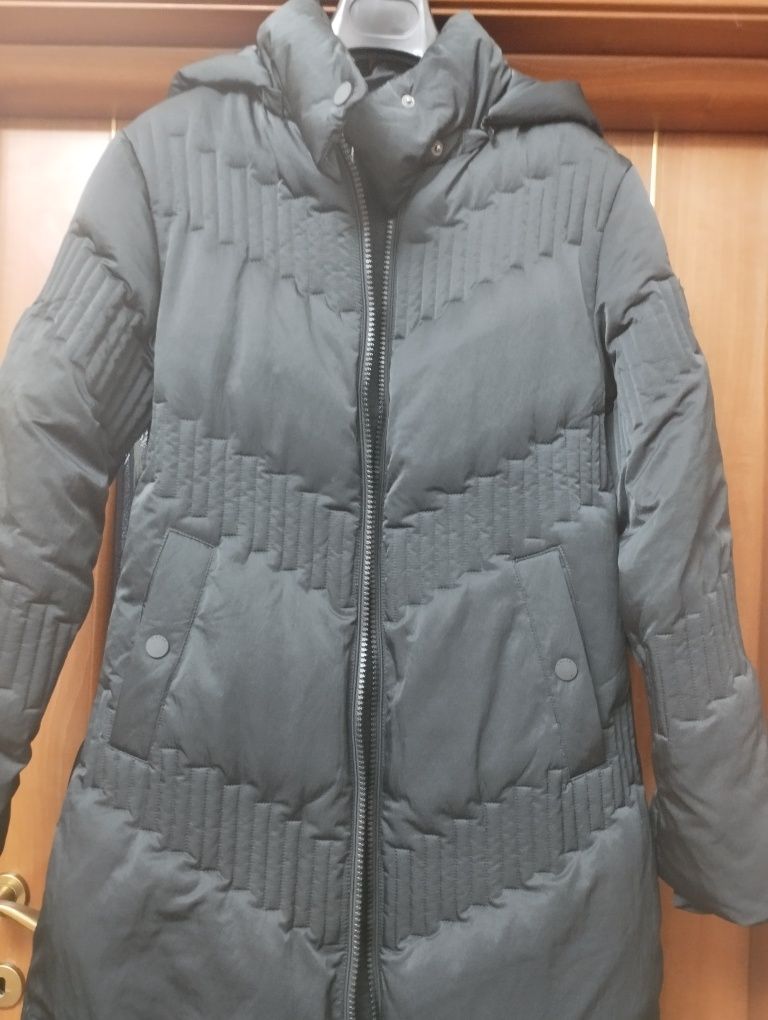 Яке ,грейка ,палто Guess