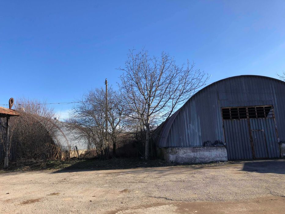 Стопанска сграда в с. Боровци