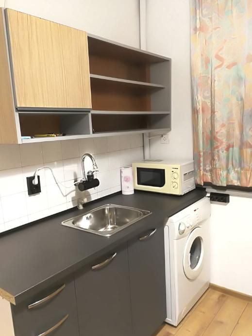 Дава се под наем Четиристаен апартамент в Пловдив, Център - 120 кв.м за 500 € - Снимка #1