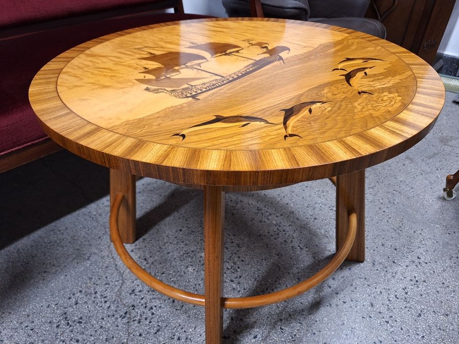 Маса с богата Интарзия