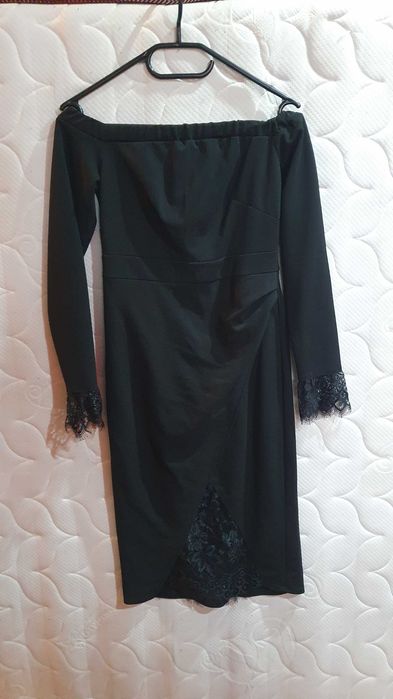 Rochie neagra S dantela