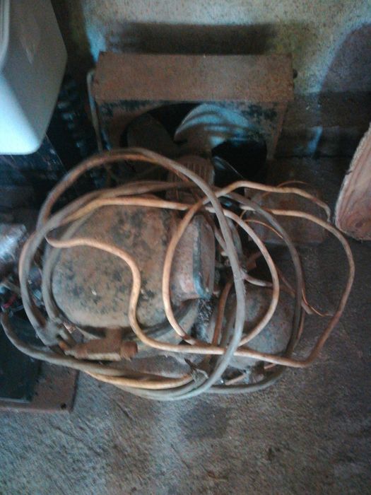 Компресор, агрегат за хладилна витрина