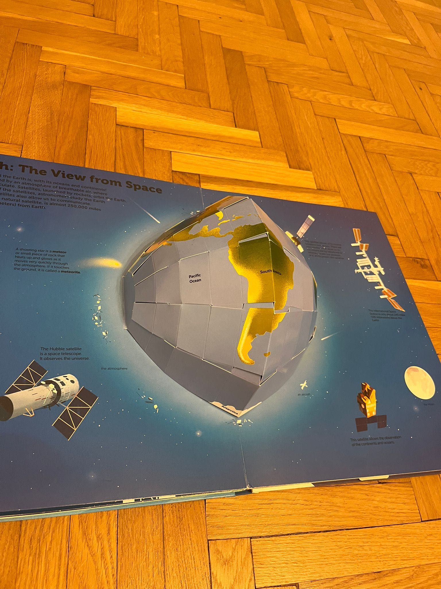 Carte educativa pentru copii, cu clapete interactive