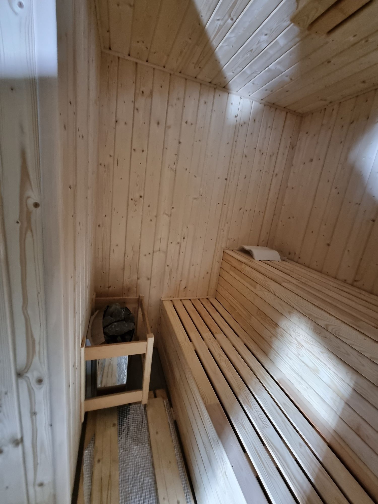 Saune de interior și saune de exterior, sauna salina cu soba pe lemne
