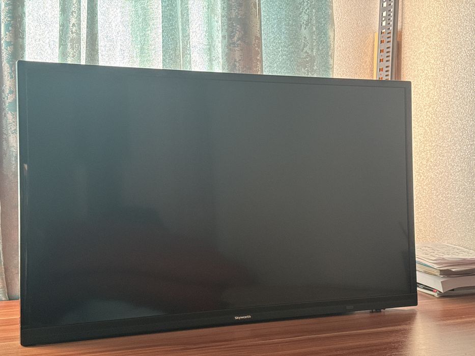 Skyworth tv 32 дюйм модель 32е2 б/у в отличном, состоянии без ножек