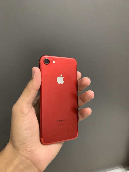 IPhone 7 red 128 gb