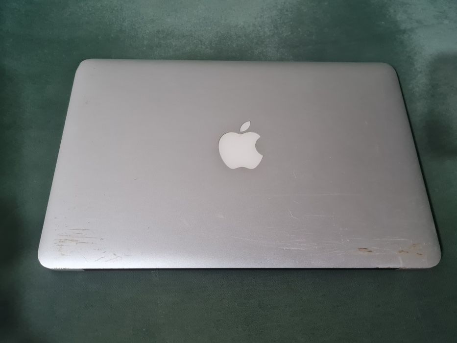 Apple MacBook Air 11" + Magic Mouse Cadou