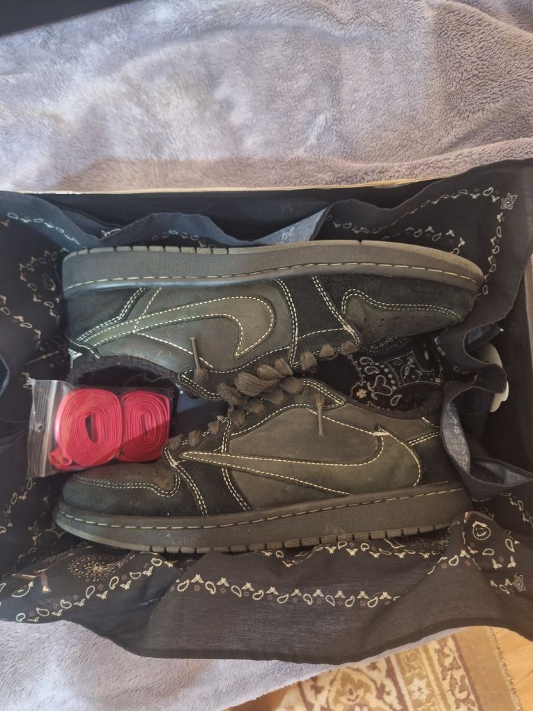 Jordan 1 travis scott phantom