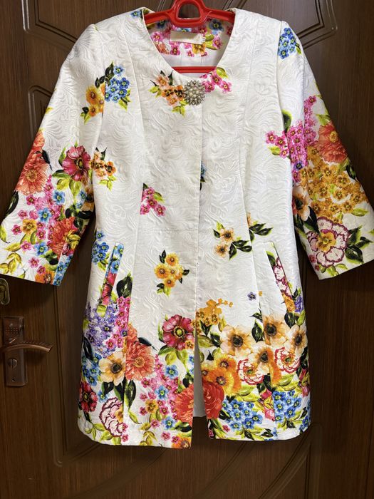 Платья б/у, недорого.