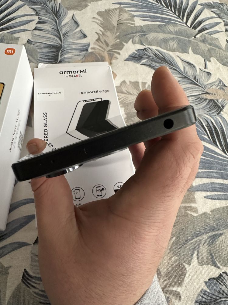 Като НОВ Xiaomi Redmi Note 13 5G 6GB RAM 128GB ROM