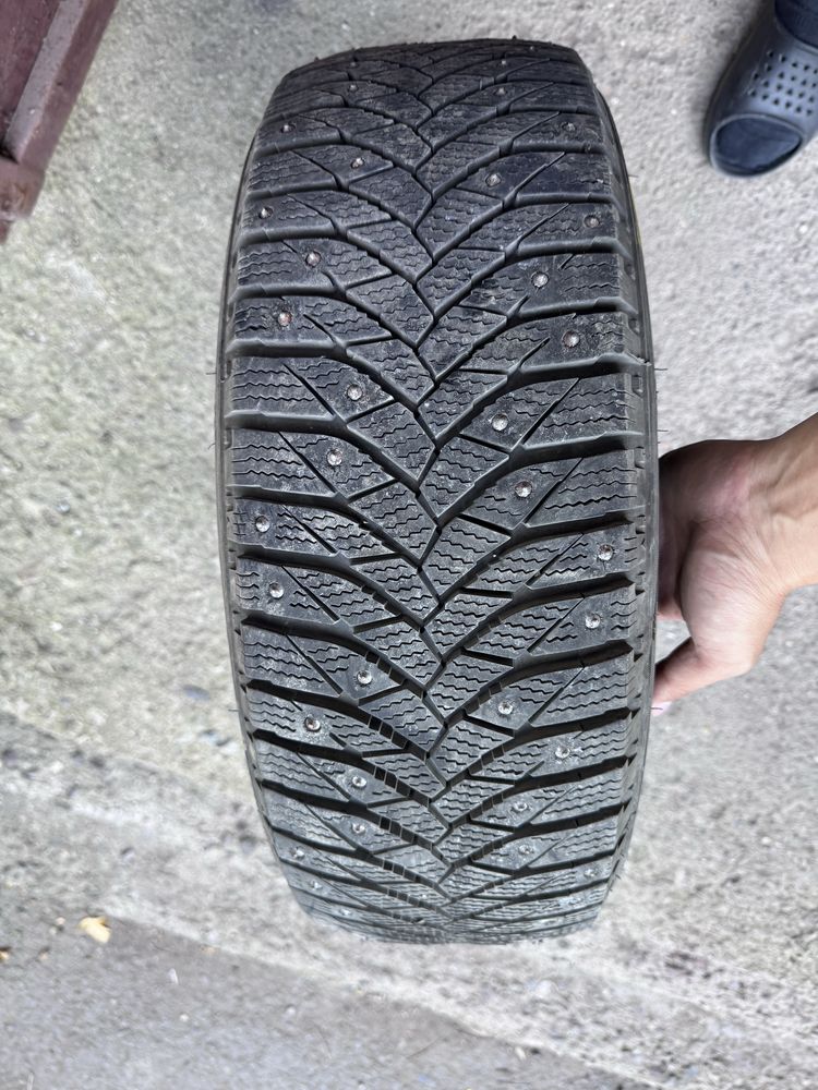 Продаётся шины triangle 205/65/R15
