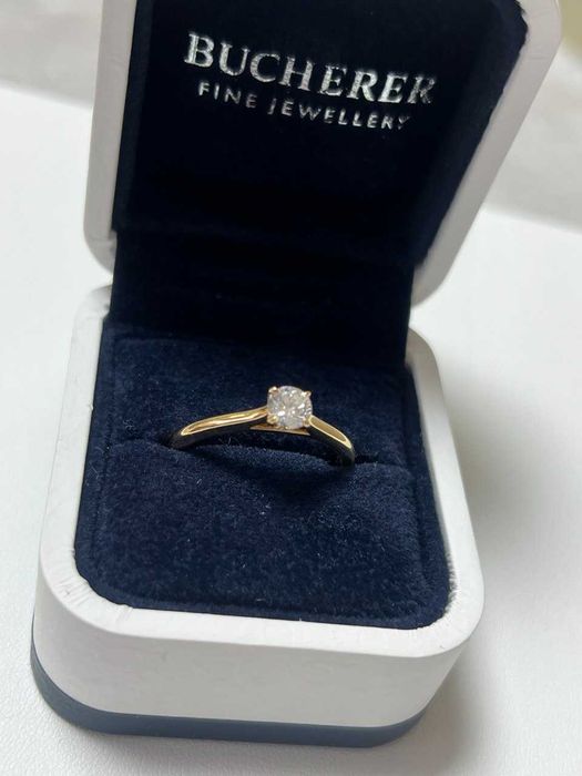 Кольцо Bucherer с бриллиантом