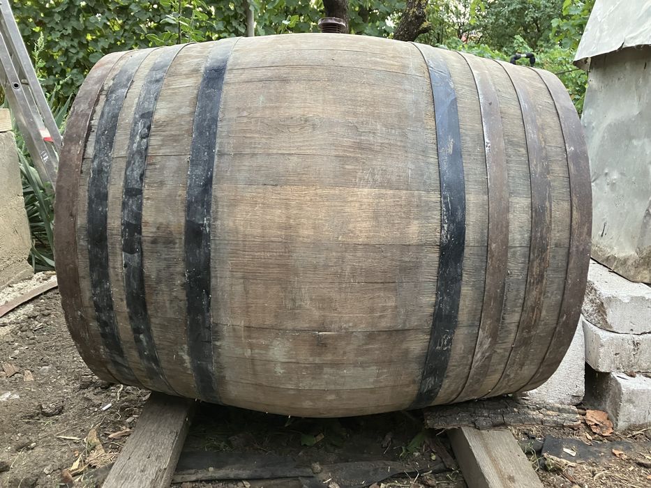 butoi vin 270 litri si 140 litri