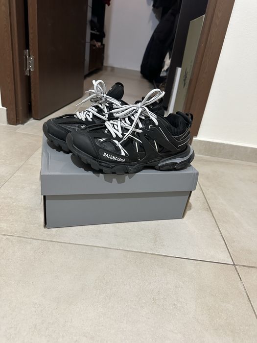 Balenciaga track led
