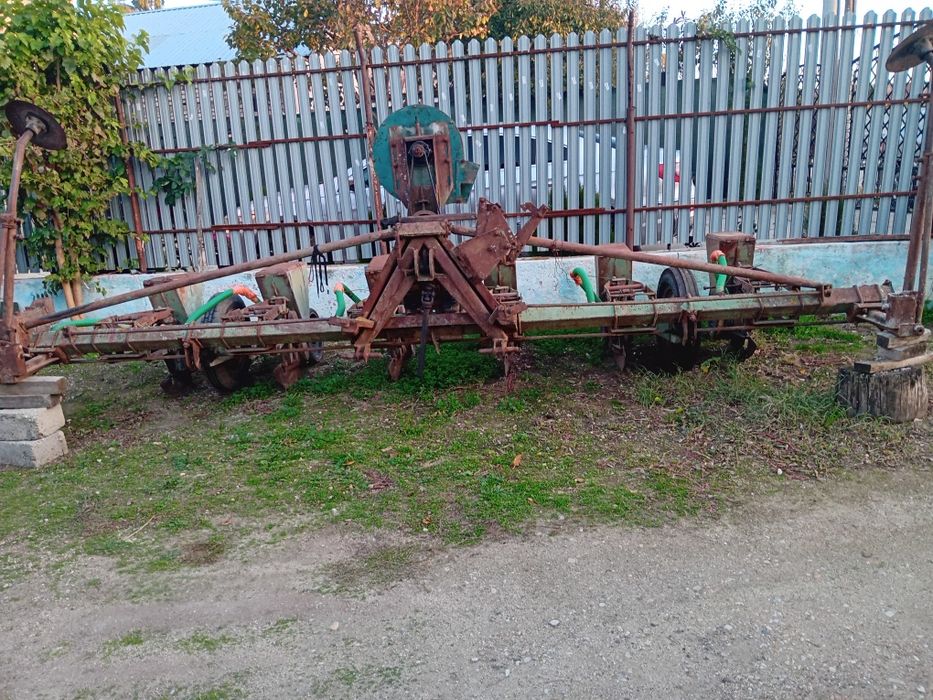 Semănătoare porumb și floare soarele cu 7 rânduri