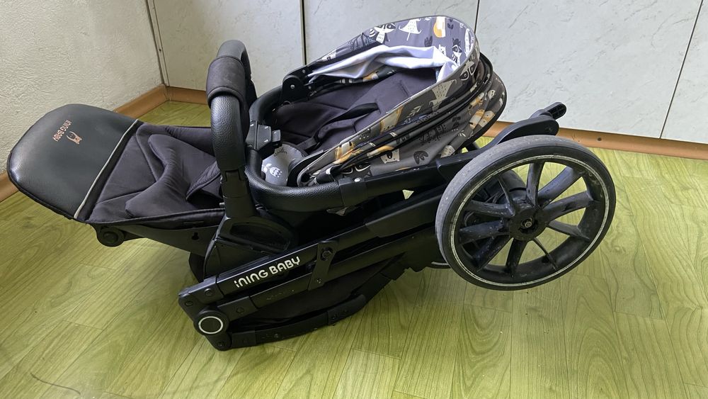 Продам прогулочную коляску