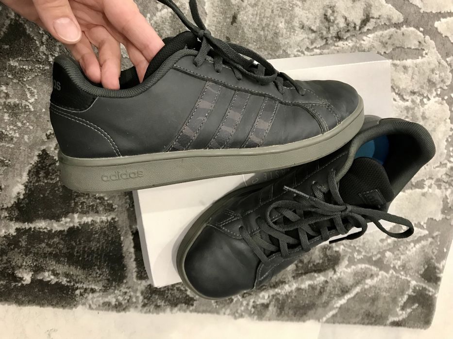 Adidasi Adidas marimea 38.