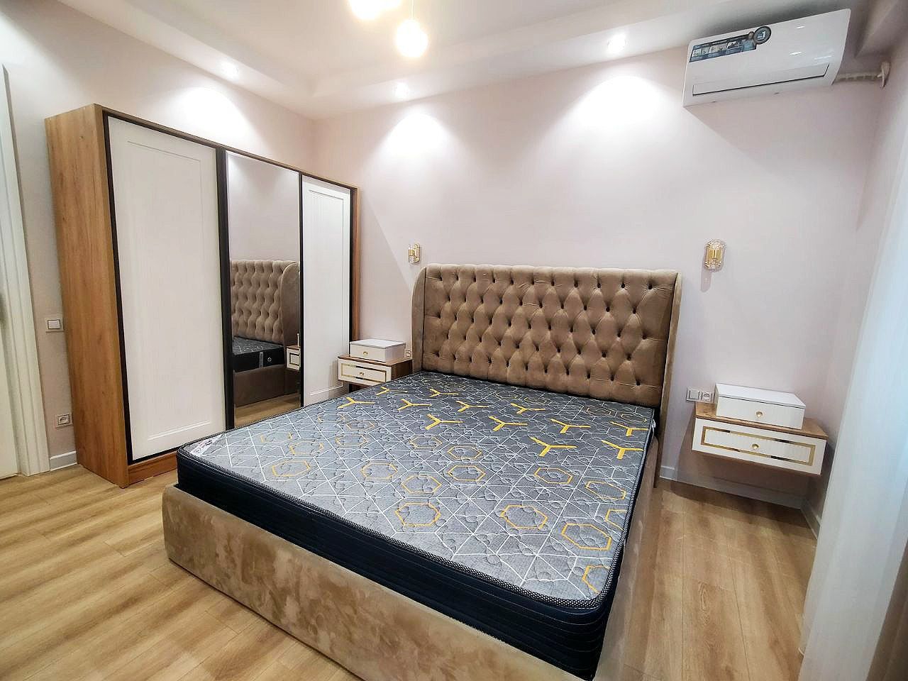 Метро БИЙ 2х - комн. 65м² кирпич с евроремонтом и обстановкой