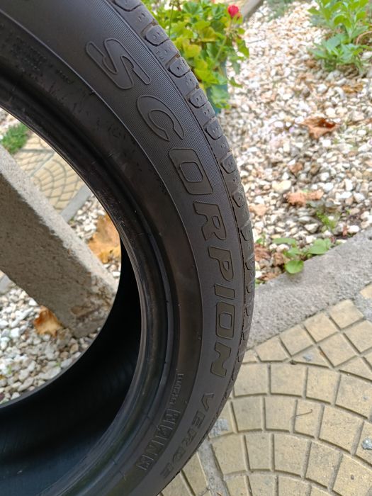 Подарявам гуми Pireli 225/55 /19 в добро състояние.Цената е символична