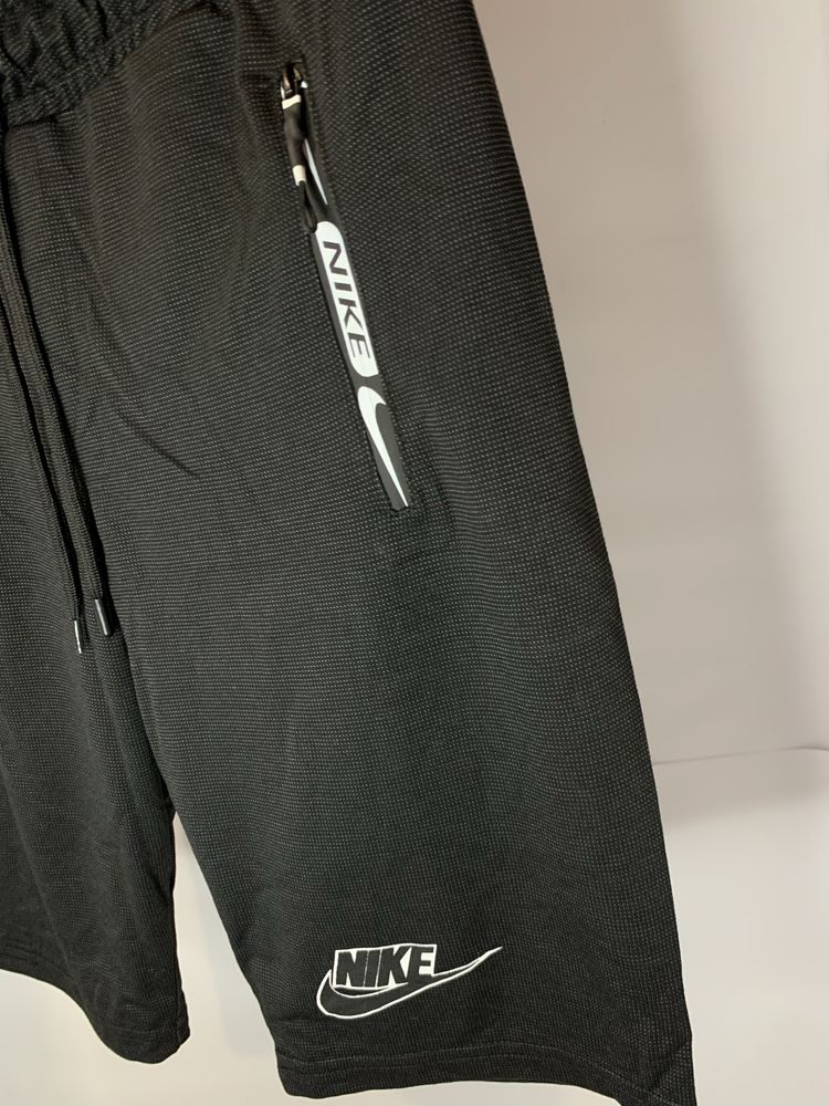 Къси панталони Nike