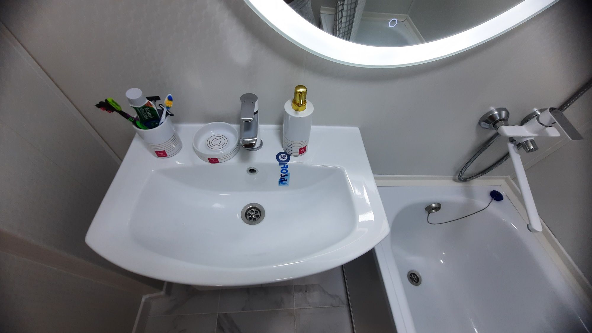 Продам 2 комнатную квартиру в г. Рудный, ул. Сеченова 42а.