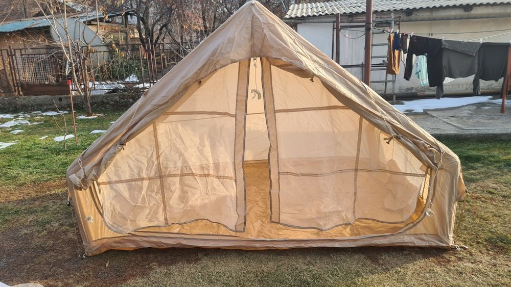 Палатка надувная 4-5 местная