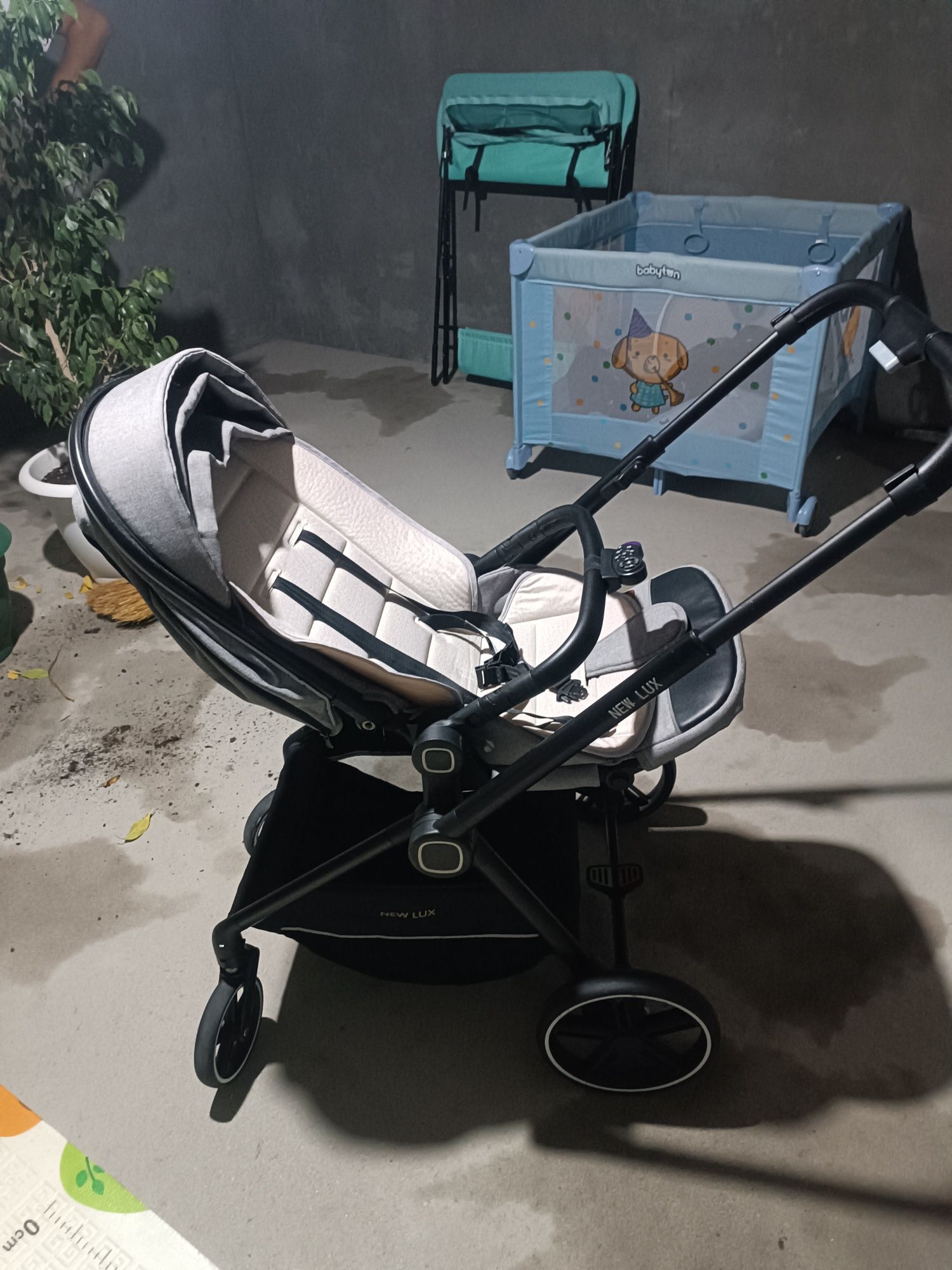 Продам!Коляска прогулочная New Lux Z1, серый.