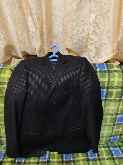 Костюм мужской тройка