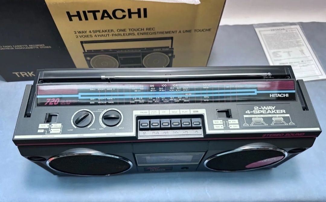 Hitachi 720 касетофон