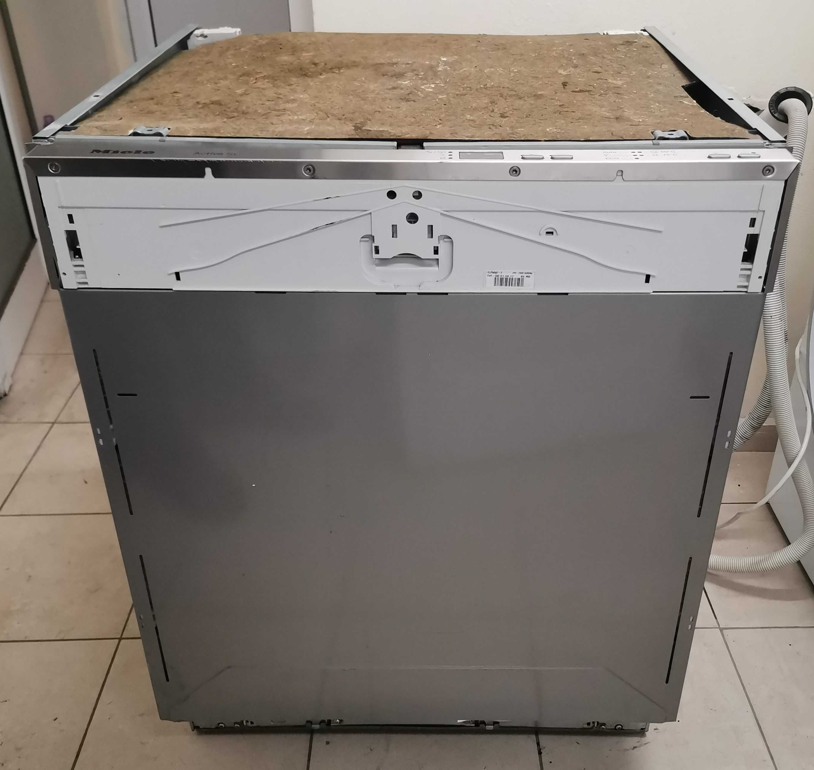 Продавам Съдомиялна за пълно вграждане MIELE 60см. ГЕРМАНИЯ