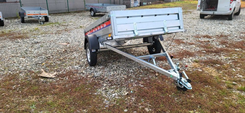 Remorca auto 750 kg REPO-BASCULABILA- 260x135x40 cm rate prin TBI Bank