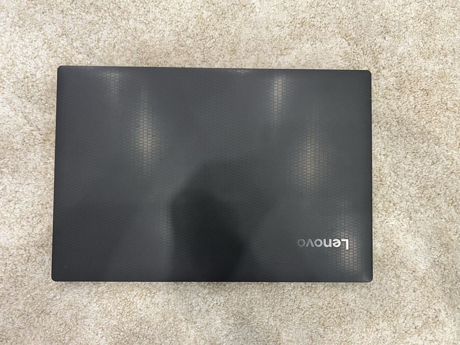 Laptop Lenovo V130