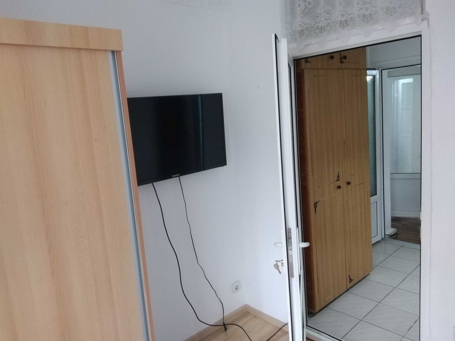 Particular închiriez apartament cu 2 camere