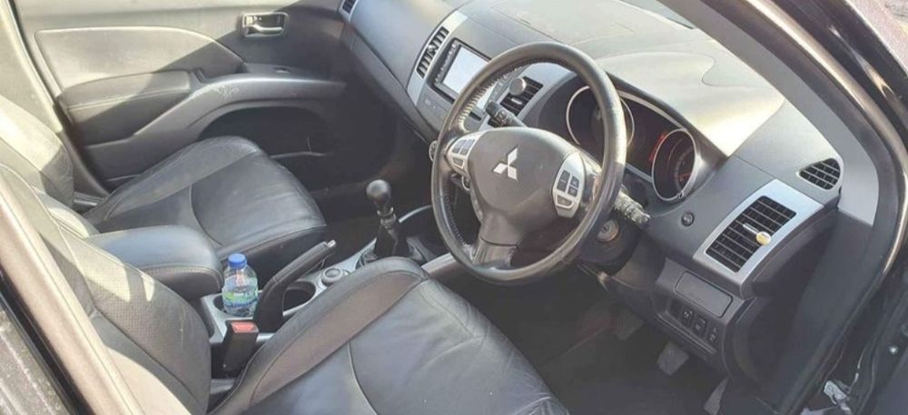 Dezmembrez Mitsubishi Outlander 4x4 2.2 156 cp 4HN