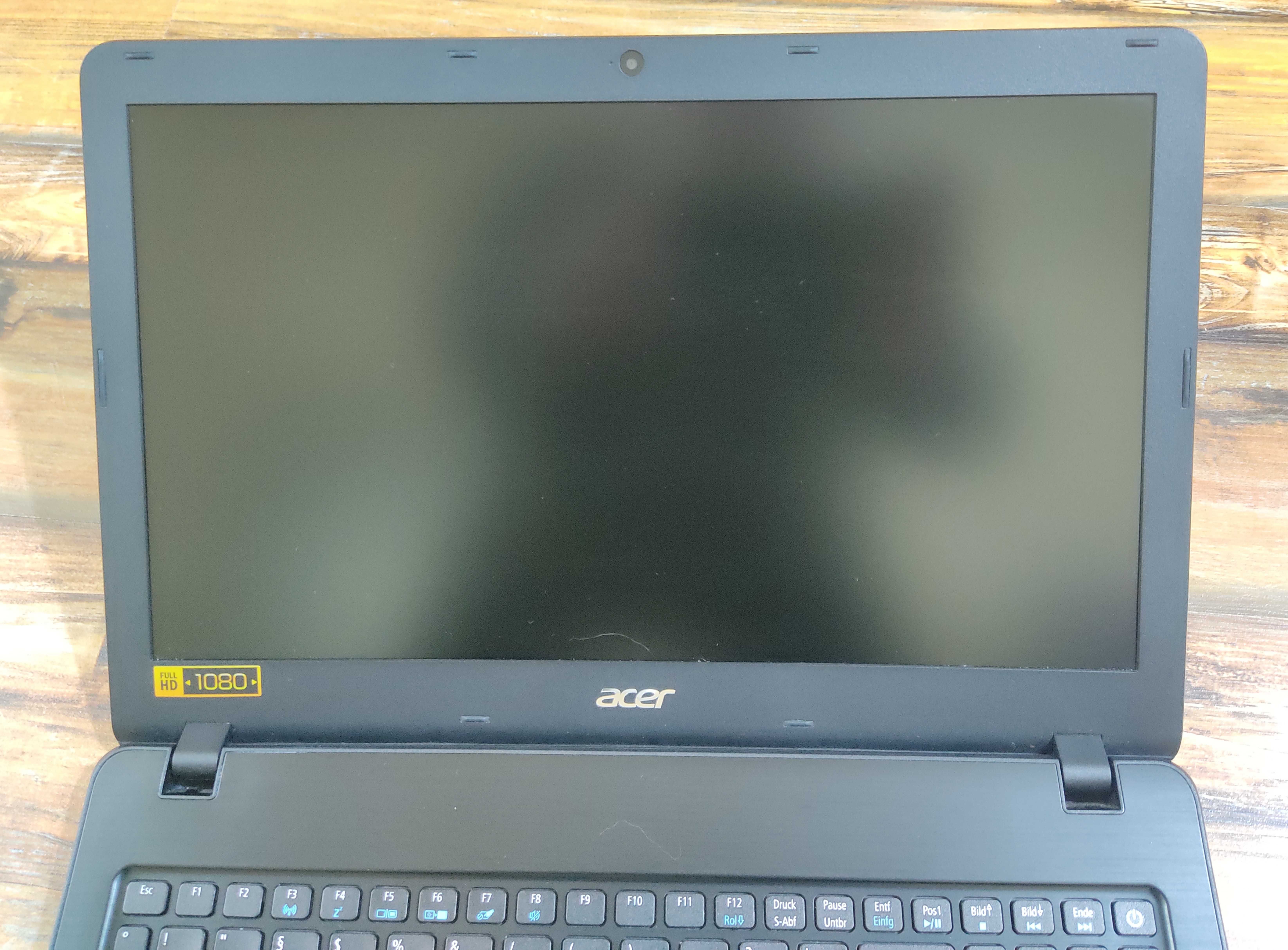 Acer Aspire F5-573G,i5-7200,Nvidia 940MX,16GB DDR4,256GB Nvme/500GB