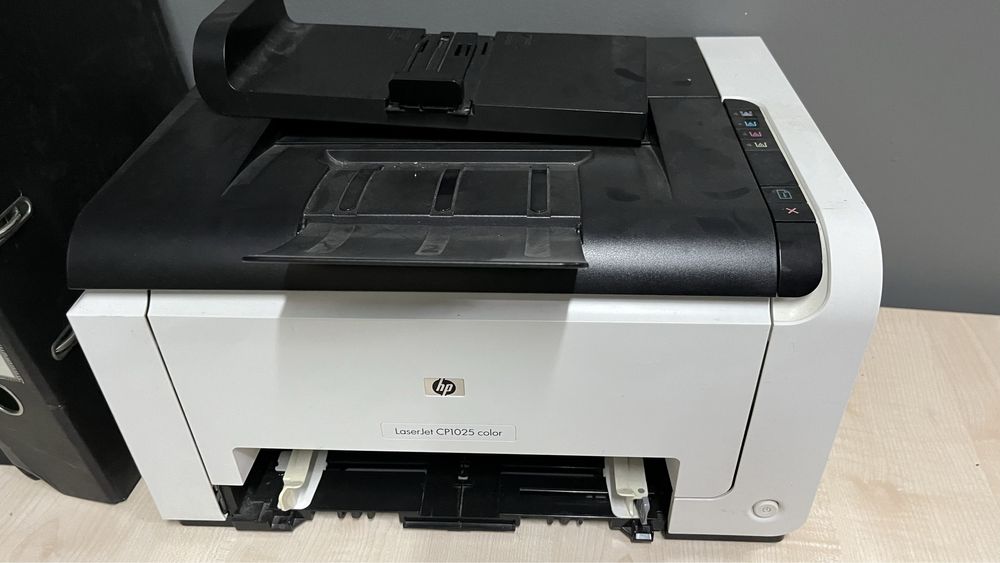 Продам принтер цветной лазерный
