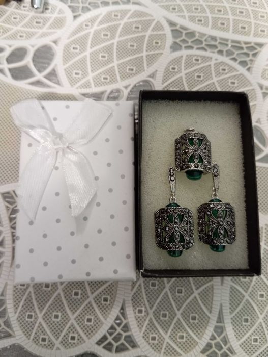 Продам кулон и сережки в комплекте