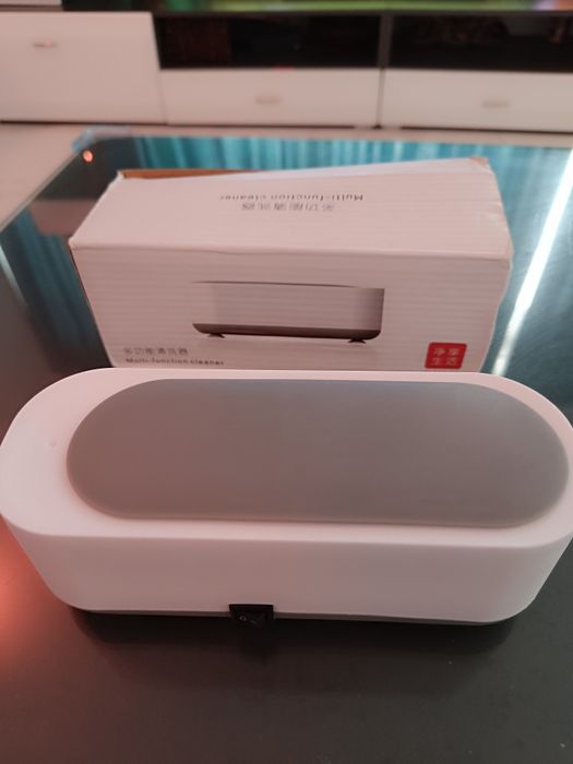 Уред с вибрация за почистване на бижута